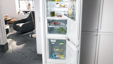 Dziś nie wystarczy już by domowe urządzenia posiadały ciekawy design i funkcjonalność - równie istotną sprawą jest energooszczędność. W sytuacji, gdy w gospodarstwach domowych stosujemy coraz więcej urządzeń elektronicznych, rozwiązania energooszczędne są nie tyle modą, co koniecznością. chłodziarko-zamrażarka, chłodziarka, lodówka, agd, wyposażenie kuchni