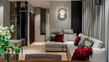 Harmonia inspirowana naturą: 90-metrowe mieszkanie w Warszawie