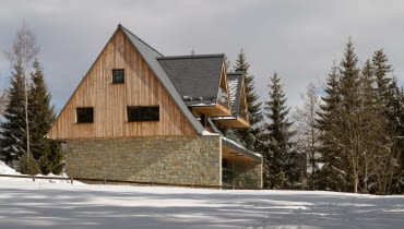 Dom jak schronisko - projekt pracowni Karpiel Steindel Architektura Dom jak schronisko - projekt pracowni Karpiel Steindel Architektura
