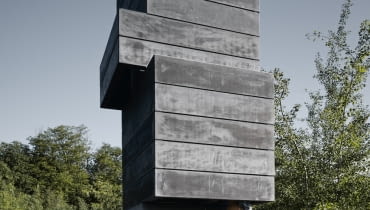 Jednoosobowa sauna z betonu