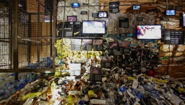 Let's talk about garbage. Projekt Hugona Kowalskiego i Marcina Szczeliny na Biennale Architektury w Wenecji WLOCHY WENECJA ARCHITECTURE BIENNALE 2016 LETS TALK ABOUT GARBAGE PROJEKT HUGON KOWALSKI I MARCIN SZCZELINA