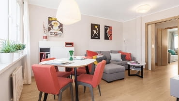 salon, aneks jadalny, strefa wypoczynkowa.