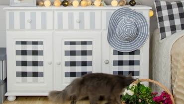 Odnawianie komody: komoda pomalowana w kratę Odnawianie komody: komoda pomalowana w kratę