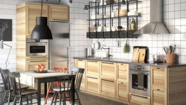 Ściana nad lodówką