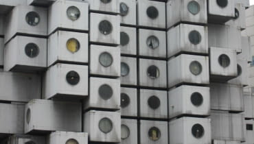Nakagin Capsule Tower w Tokio. Proj. Kisho Kurokawa Nakagin Capsule Tower w Tokio. Proj. Kisho Kurokawa