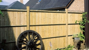Przesłony Bekafor Screeno Line, tworzywo sztuczne, cztery kolory, cena ok. 167 zł/panel 240 × 176 cm, BETAFENCE Przesłony Bekafor Screeno Line, tworzywo sztuczne, cztery kolory, cena ok. 167 zł/panel 240 × 176 cm, BETAFENCE