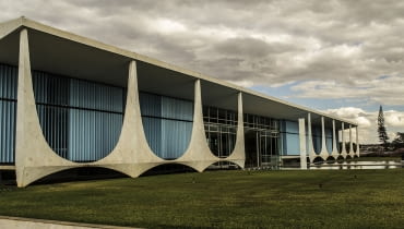 Palácio da Alvorada w  Brasilii. Proj. Oscar Niemeyer Palácio da Alvorada w  Brasilii. Proj. Oscar Niemeyer
