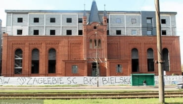 Na nadbudówce widać wzorzec elewacji hotelu Mercure, który będzie "wciśnięty" do starej części XIX-wiecznego kompleksu Na nadbudówce widać wzorzec elewacji hotelu Mercure, który będzie "wciśnięty" do starej części XIX-wiecznego kompleksu