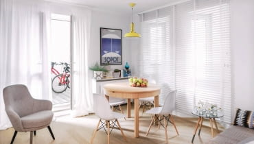 salon, wystrój wnętrz, plakaty we wnętrzu