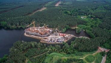 Budowa zamku w Stobnicy Budowa zamku w Stobnicy