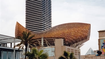 Architektura Barcelony - nowoczesne budynki, rzeźby i genialny Gaudi. Co warto zobaczyć? [PRZEWODNIK ARCHITEKTONICZNY]