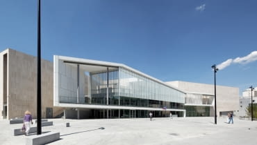 Kompleks Cité des loisirs w Courbevoie we Francji Kompleks Cité des loisirs w Courbevoie we Francji