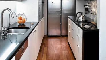 WNETRZA , KUCHNIA STYLIZACJA DOROTA KARPINSKA FOT. RAFAL LIPSKI PUBLIKACJA CZTERY KATY NR 6 (224) - 6 2010 SLOWA KLUCZOWE: WNETRZE KUCHNIA ARCHITEKTURA ZDJĘCIE DO WKŁADKI: PUBLIKACJA CZTERY KATY NR 6 (224) - CZASOPISMA