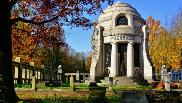 Mauzoleum Poznańskich na cmentarzu żydowskim w Łodzi Mauzoleum Poznańskich na cmentarzu żydowskim w Łodzi