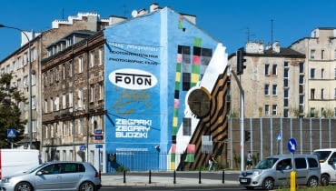 Mural przy ul. Zamoyskiego 29 zrealizowany przez Good Looking Studio Mural przy ul. Zamoyskiego 29 zrealizowany przez Good Looking Studio