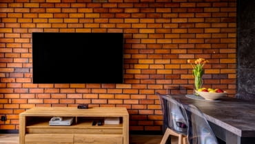 Jak stworzyć efekt ściany z cegły bez dużego remontu?