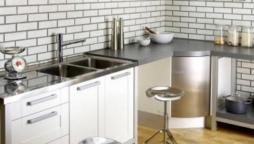 11.12.2007 WARSZAWA SESJA STYL INDUSTRIALNY NA ZDJECIU KUCHNIA MEBLE STYLIZACJA KAROLINA SWIDERSKA DLA CZASOPISMA CZTERY KATY FOT. ARKADIUSZ SCICHOCKI / AGENCJA GAZETA PUBLIKACJA CZTERY KATY NR 2 (196) - 2 2008