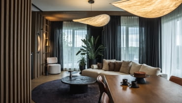Apartament z widokiem na staw: zaprojektowany z myślą o wyciszeniu Apartament z widokiem na staw: zaprojektowany z myślą o wyciszeniu