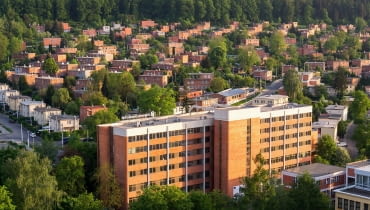 Zlin. Na pierwszym planie wieżowiec 21