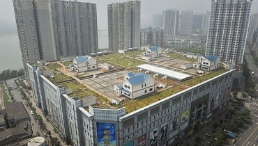 Domy na dachu chińskiego supermarketu Domy na dachu chińskiego supermarketu