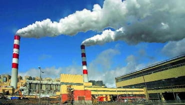Mimo obowiązkowych filtrów elektrociepłownie wciąż w znacznym stopniu zanieczyszczają środowisko Mimo obowiązkowych filtrów elektrociepłownie wciąż w znacznym stopniu zanieczyszczają środowisko