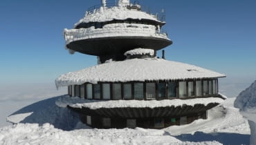 Wysokogórskie Obserwatorium Meteorologiczne na Śnieżce Wysokogórskie Obserwatorium Meteorologiczne na Śnieżce