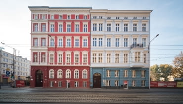 Zmodernizowane Kamienice przy ulicy Piłsudskiego we Wrocławiu Zmodernizowane Kamienice przy ulicy Piłsudskiego we Wrocławiu