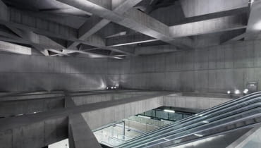 Stacja Metra M4 fovám station - Sporaarchitects, Budapeszt, Węgry (fot. Tamás Bujnovszky, za: https://www.facebook.com/sporaarchitects) Stacja Metra M4 fovám station - Sporaarchitects, Budapeszt, Węgry (fot. Tamás Bujnovszky, za: https://www.facebook.com/sporaarchitects)