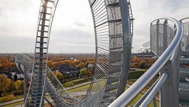 Instalacja proj. H. Mutter i U. Gentha mutter, genth, rollercoaster, niemcy, duisburg