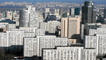 07.03.2011 WARSZAWA , PANORAMA WARSZAWY , DZIELNICA WOLA , WIDOK Z WARSAW TRADE CENTER NA : BUDYNEK PZU , HOTEL WESTIN , BUDYNEK TP S.A. , OSIEDLE ZA ZELAZNA BRAMA . FOT. JACEK LAGOWSKI / AGENCJA GAZETA