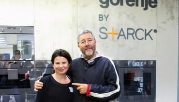 Philippe Starck z Ewą Maciąg, dziennikarką "Domu & Wnętrza" na targach IFA w Berlinie Philippe Starck z Ewą Maciąg, dziennikarką "Domu & Wnętrza" na targach IFA w Berlinie