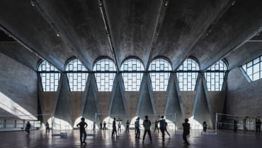 Hala gimnastyczna na kampusie Uniwersytetu Tianjin w Chinach, projekt: Atelier Li Xinggang Finalista w kategorii: Życie architektury/ budynki w użyciu
