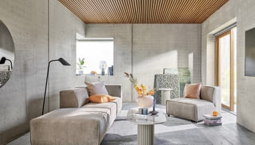 Sofa: gwiazda salonu. Jak wybrać odpowiednią sofę do salonu?