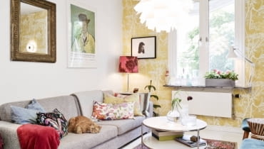 mieszkanie w skandynawskim stylu, jasne mieszkanie, deski na podłogach, tapety na ścianach, oryginalne tapety, jak urządzić mieszkanie w stylu skandynawskim?