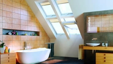 Na poddaszu wyraźnie widać jakość obudowy - nie powinno być na niej rys i pęknięć łazienka na poddaszu