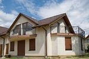 Budowa domu na trudnym terenie. Solidne ściany to podstawa Budowa domu na trudnym terenie. Solidne ściany to podstawa