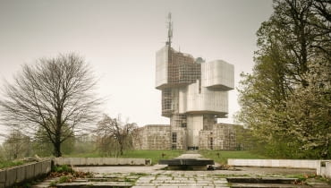 Opuszczony pomnik Pertova Gora w Chorwacji Opuszczony pomnik Pertova Gora w Chorwacji