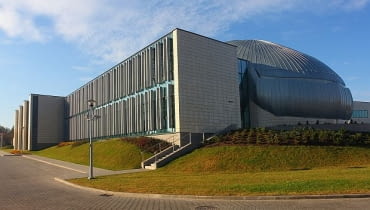 Budowa obiektu trwała dwa lata. Funkcję generalnego wykonawcy inwestycji pełniła firma Skanska.