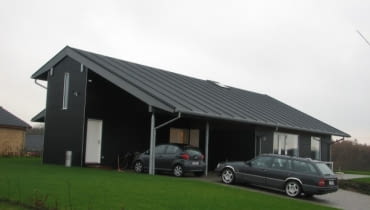 Energooszczędny dom Rockwoola w Seest może nie jest piękny, ale takie rachunki za ciepło, jakie płaci mieszkająca w nim rodzina w sezonie grzewczym, chciałby chyba dostawać każdy właściciel domu w naszym kraju