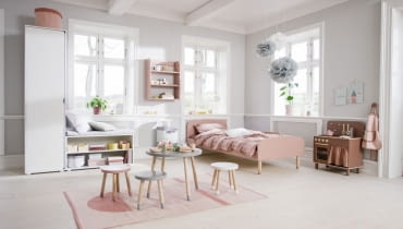 Kolekcja DOTS, łóżko, stolik, taborety Kolekcja DOTS, łóżko, stolik, taborety