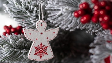 Anioły na choinkę: tradycja i inspiracje na święta Anioły na choinkę: tradycja i inspiracje na święta