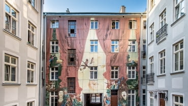 Artystyczne podwórko przy ulicy Więckowskiego 4 Artystyczne podwórko przy ulicy Więckowskiego 4