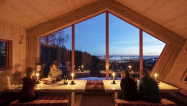 Kabina 'Fuglemyrhytta' w Oslo. Proj. Snohetta. Kabina 'Fuglemyrhytta' w Oslo. Proj. Snohetta.