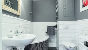 Szaro-biała łazienka