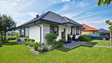 Działka przy domu ma około 600 metrów kwadratowych. Drzewa, wzorem holenderskich ogrodników, Joanna kształtuje przy pomocy specjalnych 'rusztowań'. Działka przy domu ma około 600 metrów kwadratowych. Drzewa, wzorem holenderskich ogrodników, Joanna kształtuje przy pomocy specjalnych 'rusztowań'.