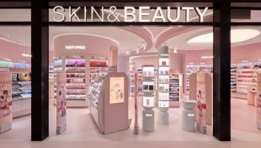 Drogeria, perfumeria i salon beauty w jednym. Dlaczego sklepy łączą dziś coraz więcej funkcji? Drogeria, perfumeria i salon beauty w jednym. Dlaczego sklepy łączą dziś coraz więcej funkcji?