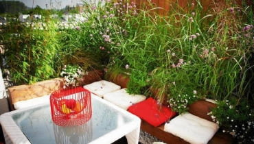 17.08.2012 WARSZAWA SESJA OGRODY NA DACHU TARAS NA ZDJECIU STYLIZACJA ZUZANNA WICIEJOWSKA DLA CZASOPISMA MAGNOLIA FOT. TATA STUDIO / TEL 0501255063 SLOWA KLUCZOWE: TARAS