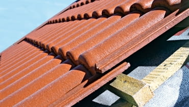 Dachówki betonowe robi się z cementu portlandzkiego, piasku kwarcowego, wody i pigmentów dachówka betonowa, dachówka ceramiczna