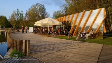 Obiekt gastronomiczny 'Promenada' w Tychach, proj. RS+ Uh=>T\\