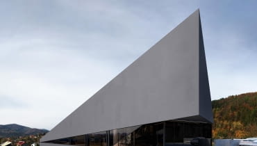 Nowoczesny dom w Beskidach inspirowany górzystym terenem - RE: BIAS House. Proj. REFORM Architekt Nowoczesny dom w Beskidach inspirowany górzystym terenem - RE: BIAS House. Proj. REFORM Architekt